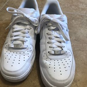 White Nike Air Force 1’s - size 9